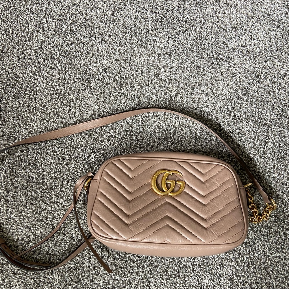 GUCCI GG MARMONT SMALL SHOULDER BAG